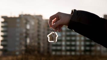 Hausse des prix immobiliers : comment l’agent immobilier devient un conseiller multicasquette