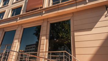 Absence de garde-corps et décence du logement