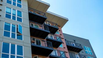 Bail d’habitation : le bailleur peut-il donner congé pour non-décence du logement ?