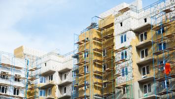 Des bâtiments en construction
