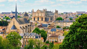 Vue panoramique sur le centre-ville de Poitiers dans la Vienne