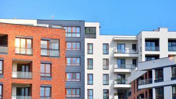 Des façades d'immeubles d'habitation modernes