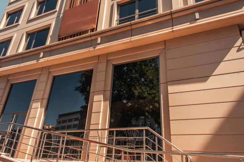 Absence de garde-corps et décence du logement