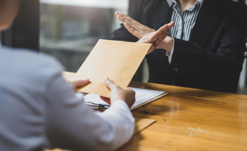 Transaction : Pas d’attestation, pas d’honoraires ni d’indemnité