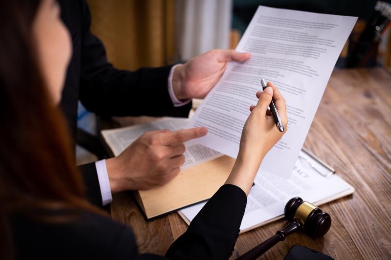 Transaction : Caractère très apparent de la clause pénale et nullité du mandat